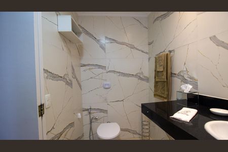 Casa de condomínio à venda com 710m², 5 quartos e 3 vagasBanheiro da Suíte 5