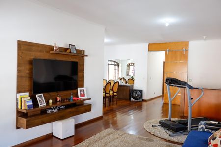 Casa à venda com 375m², 3 quartos e 5 vagasSala