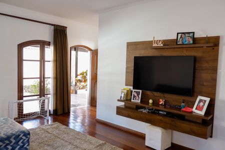 Casa à venda com 375m², 3 quartos e 5 vagasSala