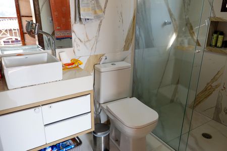 Casa à venda com 375m², 3 quartos e 5 vagasBanheiro da Suíte 