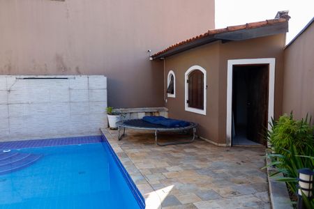 Casa à venda com 375m², 3 quartos e 5 vagasÁrea comum - Piscina