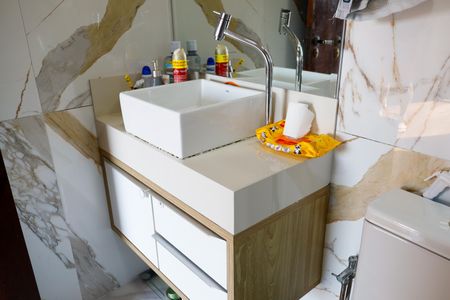 Casa à venda com 375m², 3 quartos e 5 vagasBanheiro da Suíte 