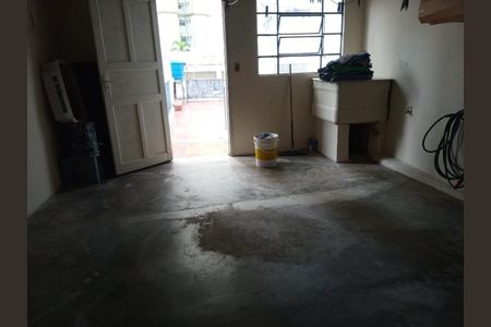 Casa à venda com 220m², 2 quartos e 1 vaga