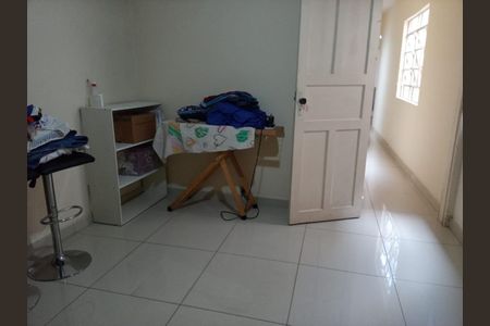 Casa à venda com 220m², 2 quartos e 1 vaga