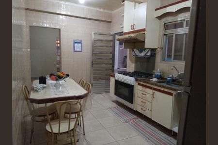 Casa à venda com 220m², 2 quartos e 1 vaga