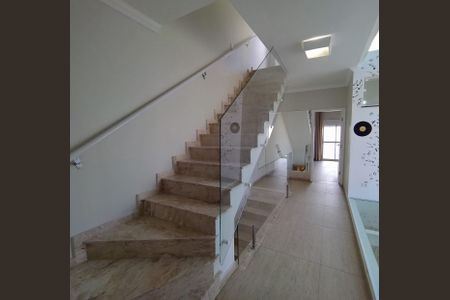 Casa à venda com 220m², 3 quartos e 2 vagas