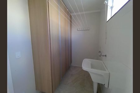 Casa à venda com 220m², 3 quartos e 2 vagas