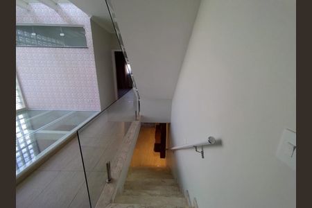 Casa à venda com 220m², 3 quartos e 2 vagas