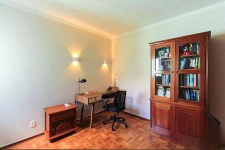 Casa à venda com 281m², 3 quartos e 4 vagas