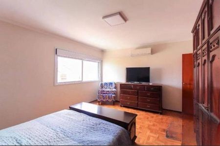 Casa à venda com 281m², 3 quartos e 4 vagas