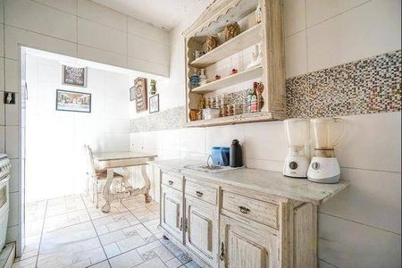 Casa à venda com 240m², 5 quartos e 2 vagas