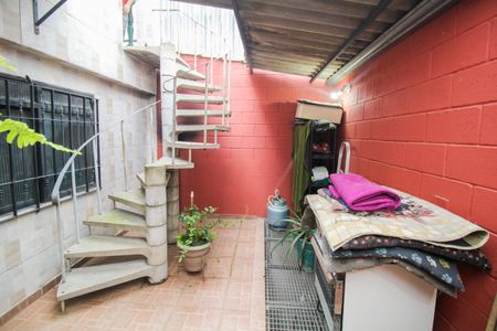 Casa à venda com 233m², 2 quartos e 10 vagas Casa à venda com 233m², 2 quartos e 10 vagasÁrea Gourmet - Churraqueira e Acesso ao Mezanino