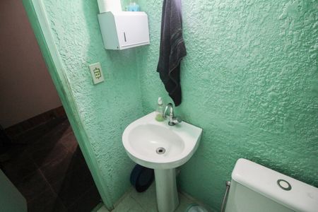 Casa à venda com 233m², 2 quartos e 10 vagas Casa à venda com 233m², 2 quartos e 10 vagasEdícula