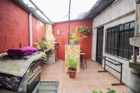 Casa à venda com 233m², 2 quartos e 10 vagas Casa à venda com 233m², 2 quartos e 10 vagasÁrea Gourmet - Churraqueira e Acesso ao Mezanino