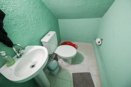 Casa à venda com 233m², 2 quartos e 10 vagas Casa à venda com 233m², 2 quartos e 10 vagasEdícula