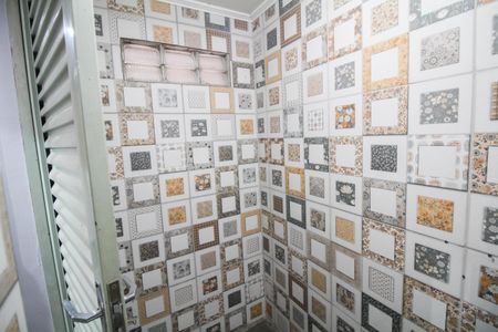 Casa à venda com 233m², 2 quartos e 10 vagas Casa à venda com 233m², 2 quartos e 10 vagasEdícula