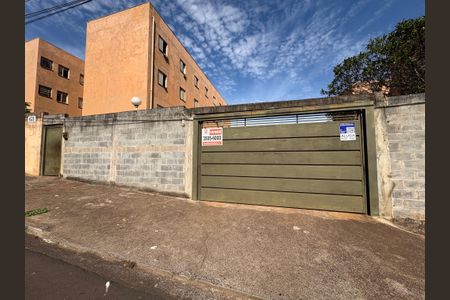 Apartamento para alugar com 44m², 2 quartos e 1 vaga Apartamento para alugar com 44m², 2 quartos e 1 vagaFachada