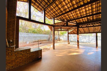 Casa à venda com 2000m², 2 quartos e 6 vagas Casa à venda com 2000m², 2 quartos e 6 vagasÁrea gourmet