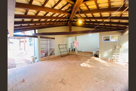 Casa à venda com 2000m², 2 quartos e 6 vagas Casa à venda com 2000m², 2 quartos e 6 vagasÁrea gourmet