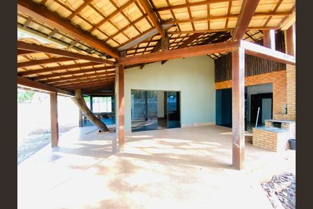 Casa à venda com 2000m², 2 quartos e 6 vagas Casa à venda com 2000m², 2 quartos e 6 vagasÁrea gourmet