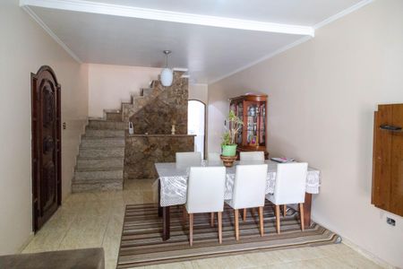 Casa à venda com 300m², 3 quartos e 6 vagas Casa à venda com 300m², 3 quartos e 6 vagasSala