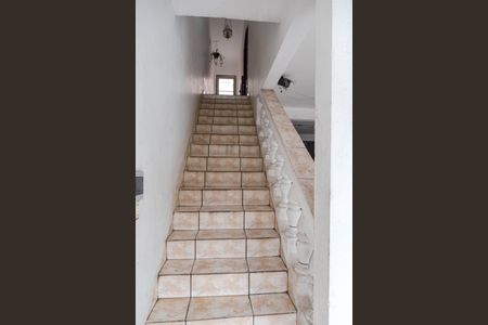 Casa à venda com 300m², 3 quartos e 6 vagas Casa à venda com 300m², 3 quartos e 6 vagasEscada entrada