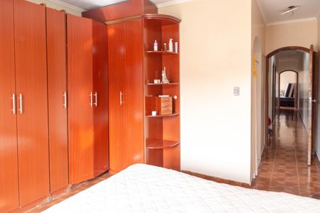 Casa à venda com 300m², 3 quartos e 6 vagas Casa à venda com 300m², 3 quartos e 6 vagasQuarto 3 Suíte