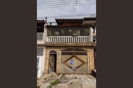 Casa à venda com 300m², 3 quartos e 6 vagas Casa à venda com 300m², 3 quartos e 6 vagasFachada