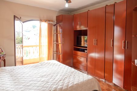 Casa à venda com 300m², 3 quartos e 6 vagas Casa à venda com 300m², 3 quartos e 6 vagasQuarto 3 Suíte