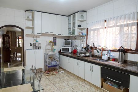 Casa à venda com 300m², 3 quartos e 6 vagas Casa à venda com 300m², 3 quartos e 6 vagasCozinha