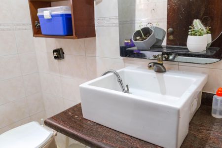 Casa à venda com 300m², 3 quartos e 6 vagas Casa à venda com 300m², 3 quartos e 6 vagasLavabo