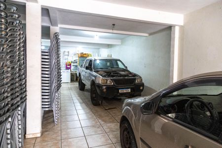 Casa à venda com 300m², 3 quartos e 6 vagas Casa à venda com 300m², 3 quartos e 6 vagasGaragem