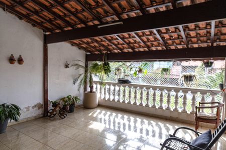 Casa à venda com 300m², 3 quartos e 6 vagas Casa à venda com 300m², 3 quartos e 6 vagasVaranda da Sala