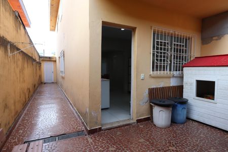 Casa à venda com 120m², 3 quartos e 2 vagasQuintal