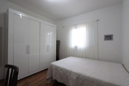 Casa à venda com 120m², 3 quartos e 2 vagasSuíte