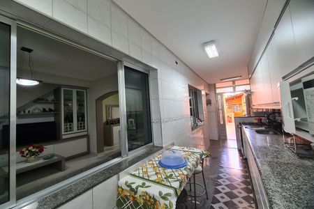 Casa à venda com 150m², 4 quartos e 4 vagasCozinha