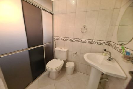 Casa à venda com 150m², 4 quartos e 4 vagasBanheiro da Suíte 1