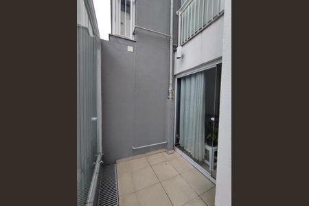 Apartamento à venda com 57m², 1 quarto e 1 vaga Apartamento à venda com 57m², 1 quarto e 1 vagaVaranda