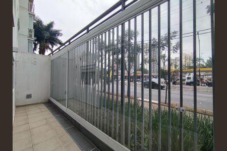 Apartamento à venda com 57m², 1 quarto e 1 vaga Apartamento à venda com 57m², 1 quarto e 1 vagaVaranda