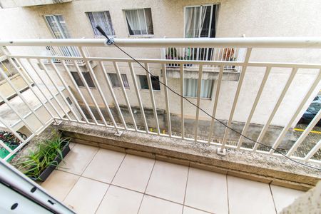 Apartamento para alugar com 46m², 2 quartos e sem vagaSacada