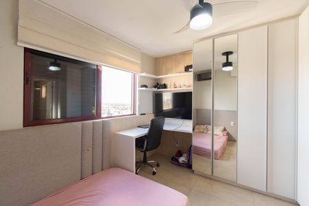 Apartamento à venda com 190m², 4 quartos e 3 vagasSuíte 2