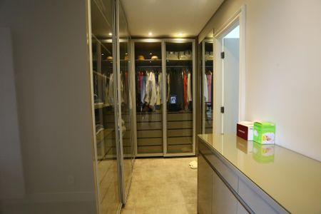 Apartamento à venda com 162m², 2 quartos e 3 vagasCloset da Suíte 2