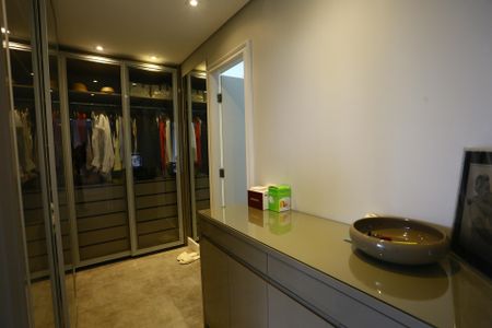 Apartamento à venda com 162m², 2 quartos e 3 vagasCloset da Suíte 2