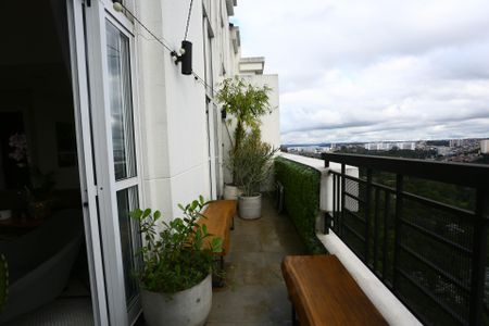 Apartamento à venda com 162m², 2 quartos e 3 vagasVaranda da Sala