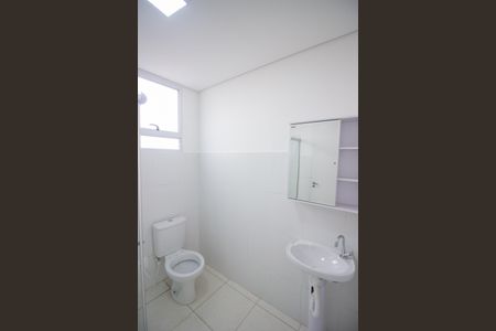 Banheiro Social de apartamento à venda com 2 quartos, 65m² em Vila Beneves, Contagem