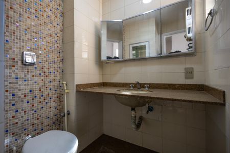 Apartamento à venda com 70m², 2 quartos e sem vagaBanheiro