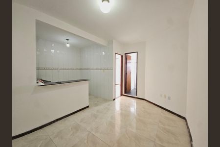 Casa para alugar com 30m², 1 quarto e sem vaga Casa para alugar com 30m², 1 quarto e sem vagaSala