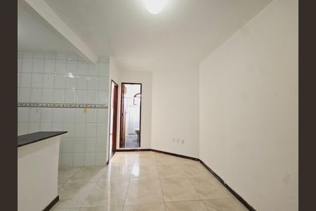 Casa para alugar com 30m², 1 quarto e sem vaga Casa para alugar com 30m², 1 quarto e sem vagaSala