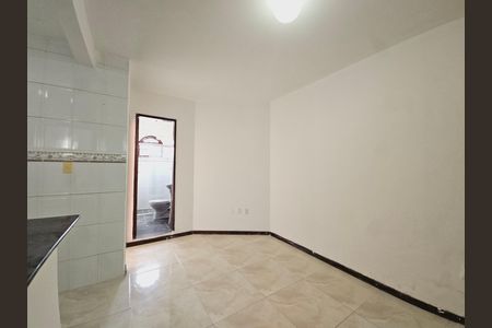 Casa para alugar com 30m², 1 quarto e sem vaga Casa para alugar com 30m², 1 quarto e sem vagaSala