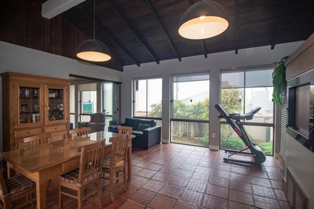 Casa à venda com 300m², 4 quartos e 5 vagasGaragem e Área Gourmet